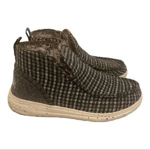 Hey Dude Slip On Shoes Womens Size 8